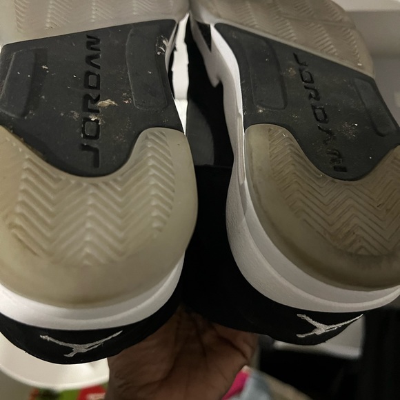 Jordan Retro 5 (Oreos) - Picture 6 of 10